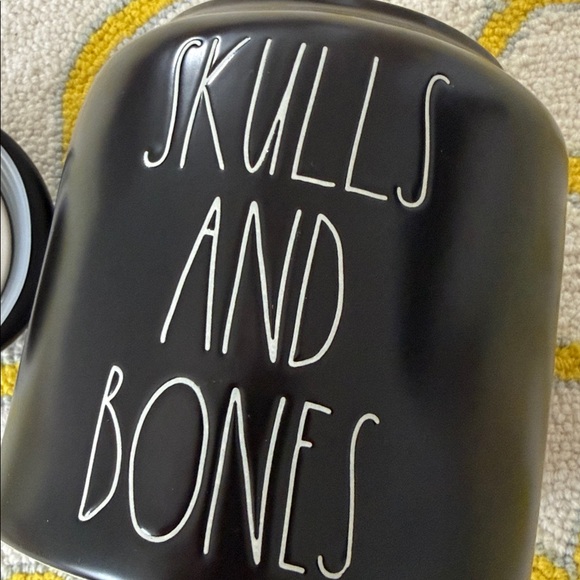 NWT Rae Dunn SKULLS AND BONES Large Canister - Picture 5 of 7